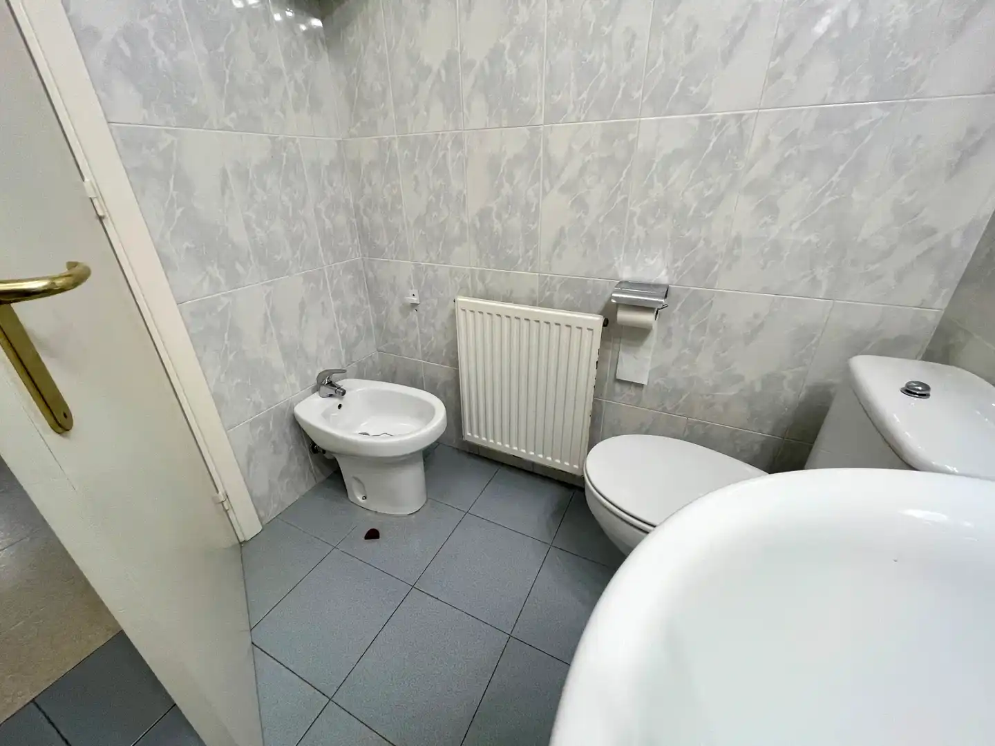 Baño de Casa adosada en venta en Sant Joan de les Abadesses con Calefacción, Jardín privado y Trastero