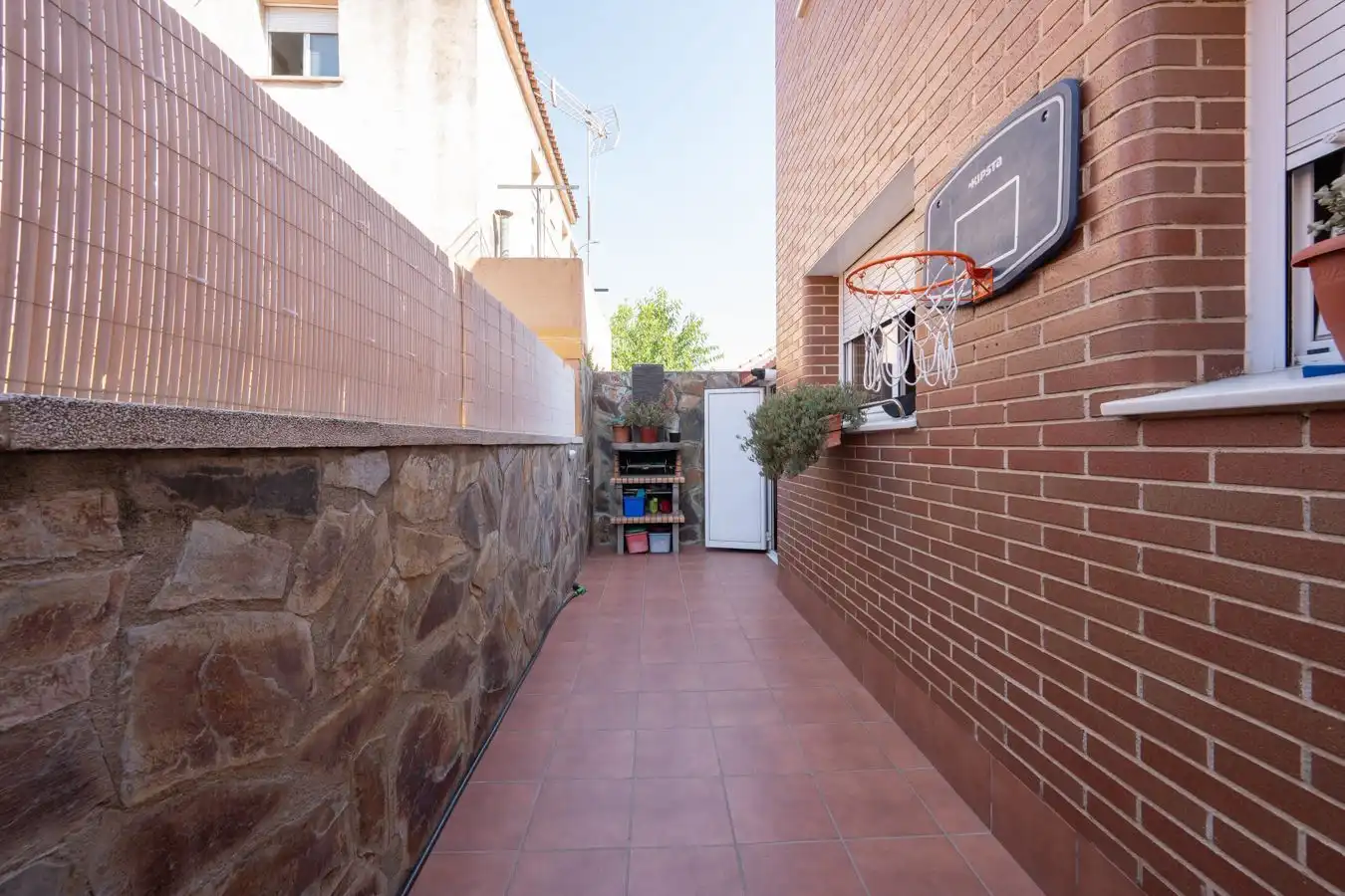 Terrassa de Casa adosada en venda en Montcada i Reixac amb Calefacció, Jardí privat i Terrassa