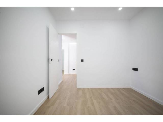 Piso en Venta en Calle Amilcar en El Guinardó