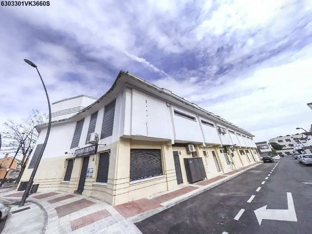 Vista exterior de Local en venta en Getafe