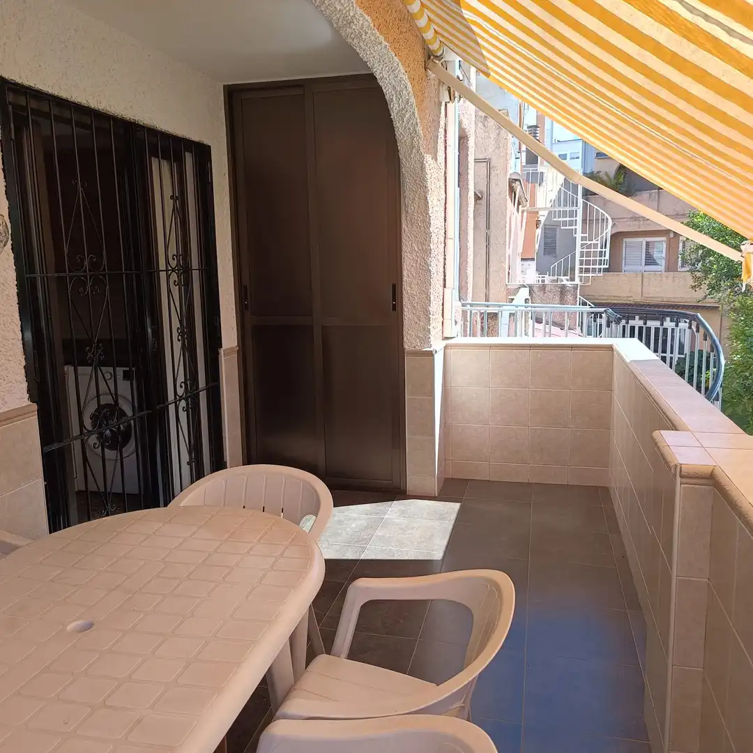 Terraza de Apartamento de alquiler en La Pobla de Farnals con Aire acondicionado, Calefacción y Jardín privado