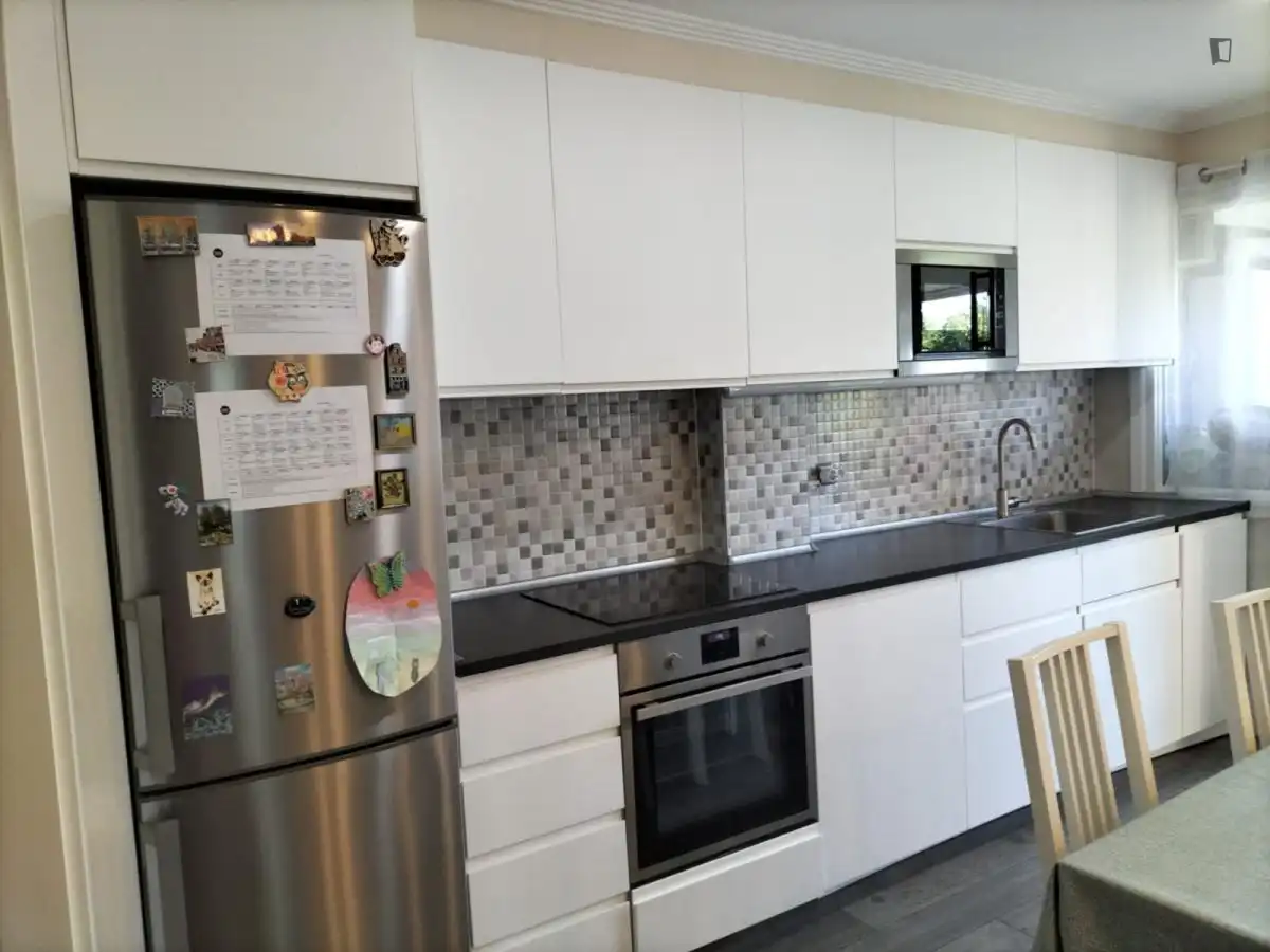 Cuina de Apartament per a compartir en Getxo  amb Calefacció, Moblat i Forn