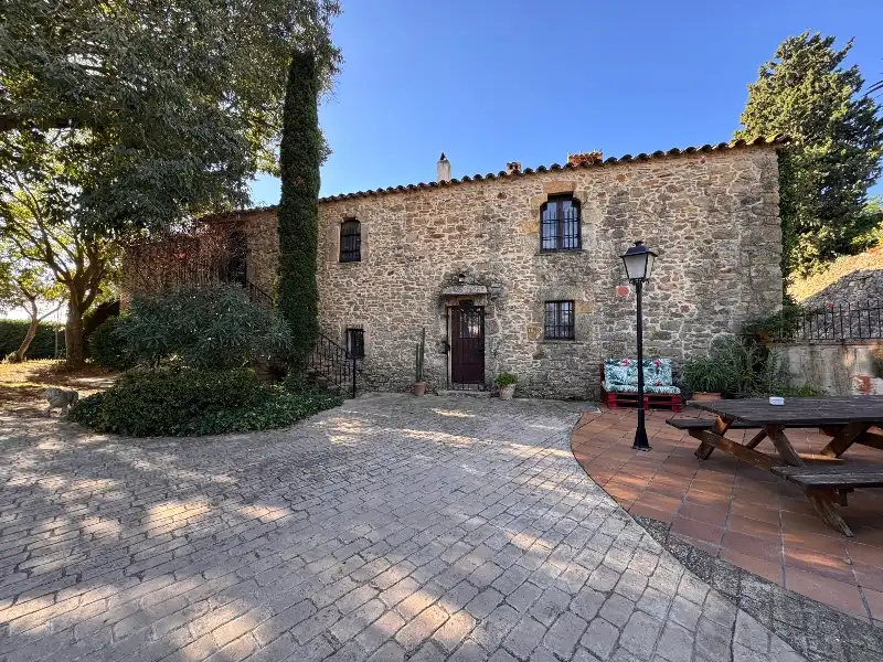 Vista exterior de Finca rústica en venta en Ullastret con Aire acondicionado, Calefacción y Jardín privado