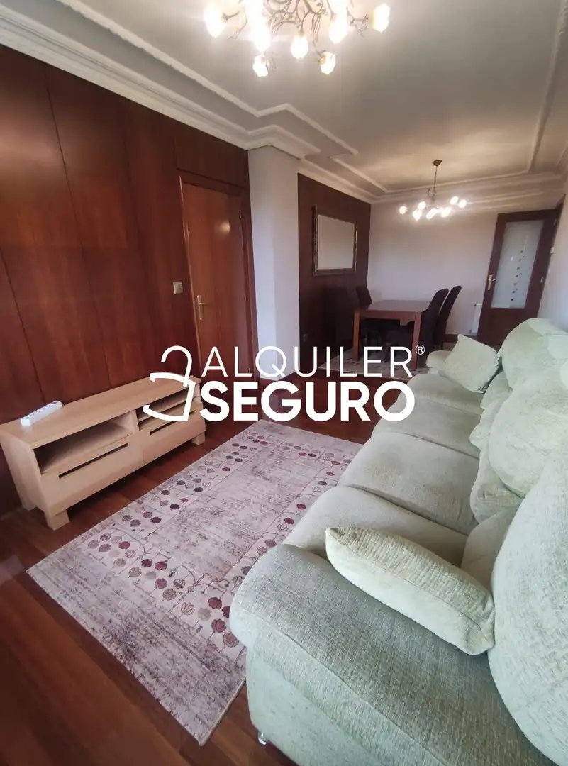 Sala d'estar de Pis de lloguer en Barakaldo  amb Calefacció i Moblat