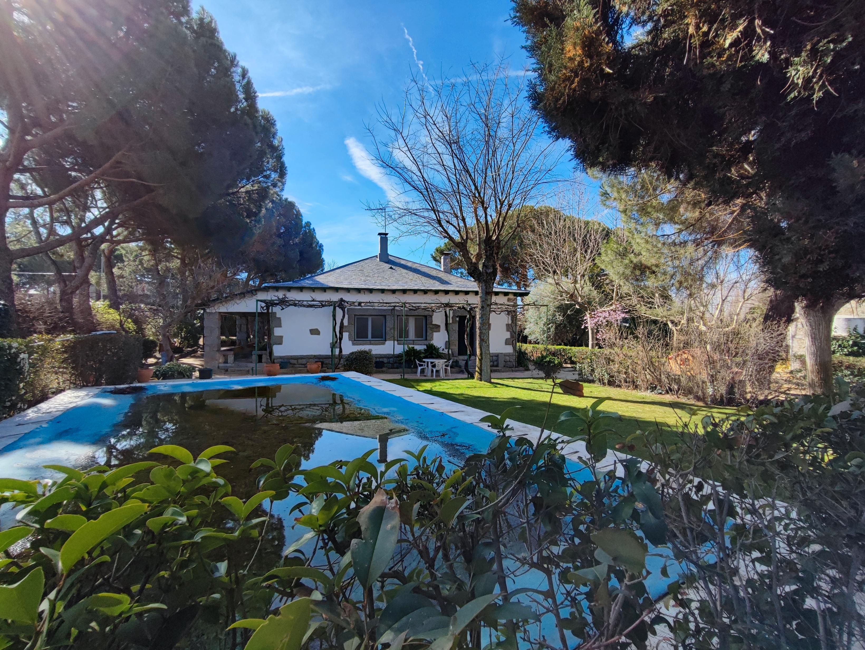Jardí de Casa o xalet en venda en Valdemorillo amb Calefacció, Jardí privat i Piscina