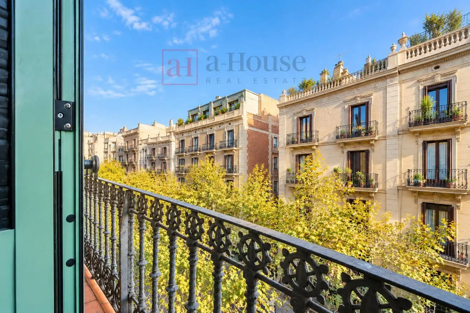 Vista exterior de Pis en venda en Barcelona amb Aire condicionat, Calefacció i Parquet