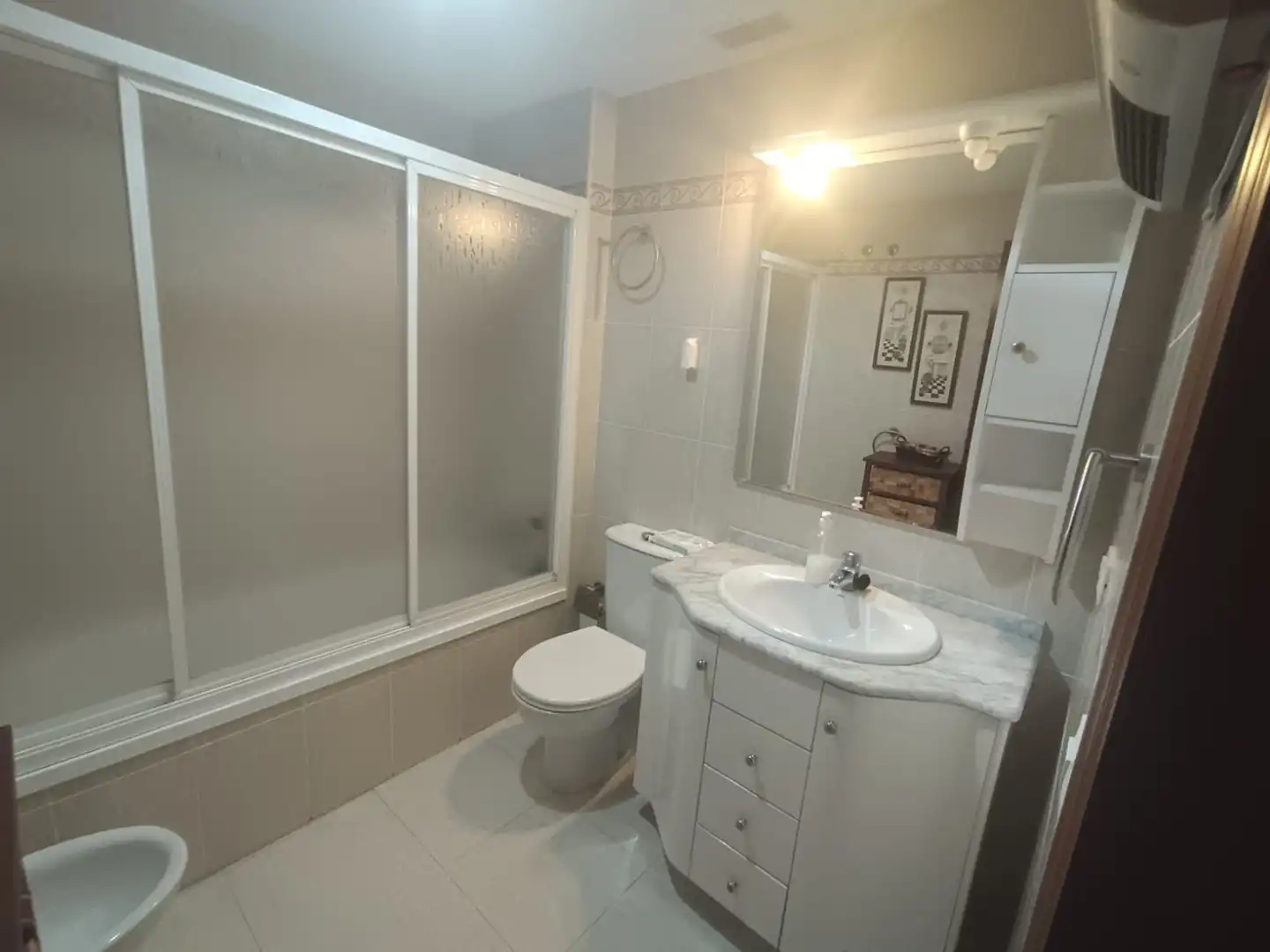 Badezimmer von Wohnung zur Miete in Burriana / Borriana mit Klimaanlage, Heizung und Möbliert