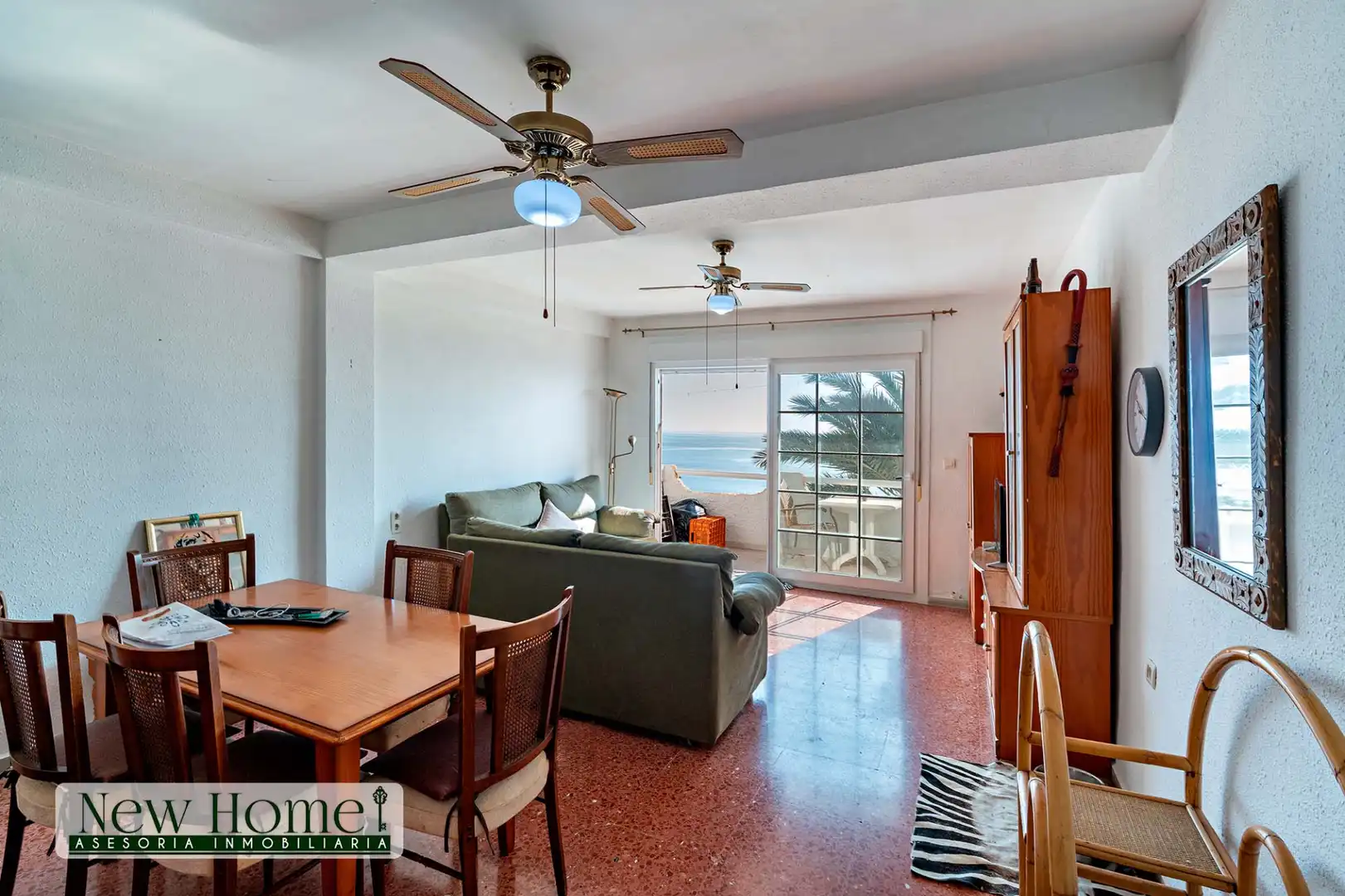 Living room of Flat for sale in Roquetas de Mar  with Terrace and Furnished