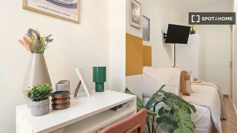 Bedroom of Flat for rent in Barcelona  with Air Conditioner, Heating and Furnished