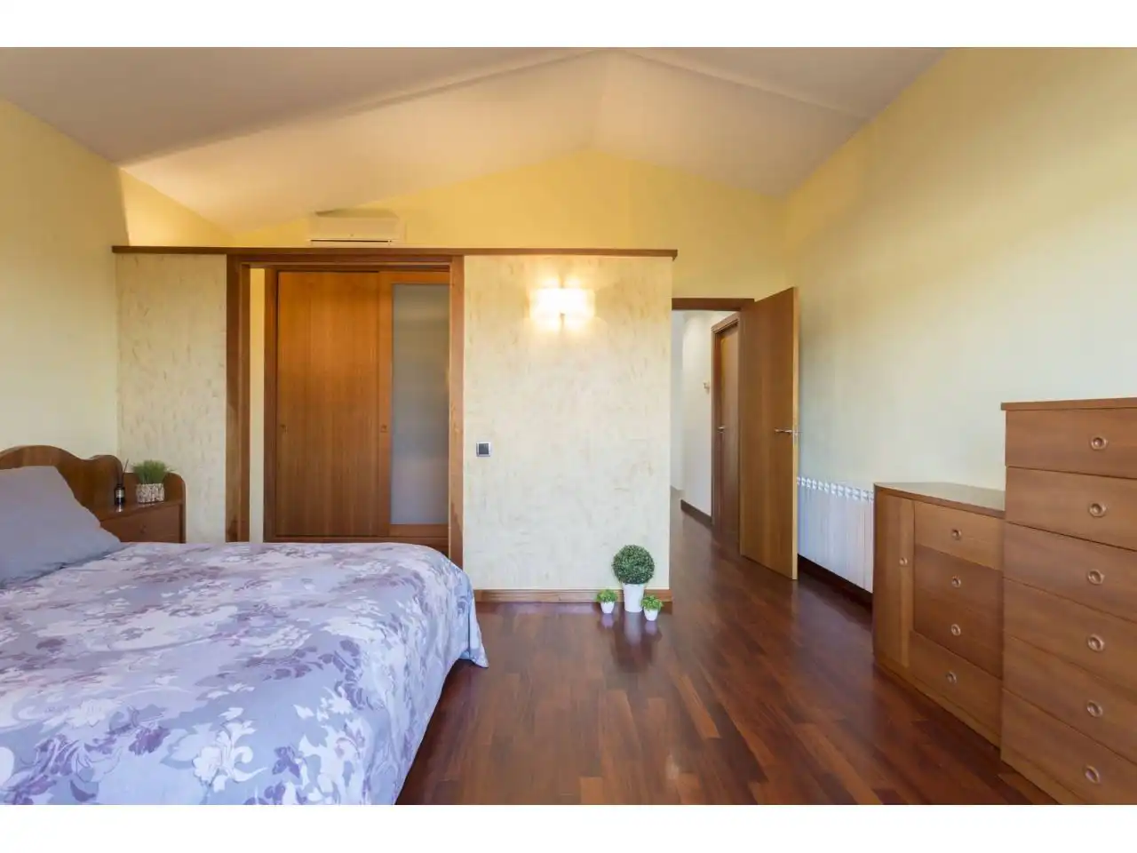 Habitación de Casa o chalet de alquiler en Quart con Aire acondicionado, Calefacción y Jardín privado