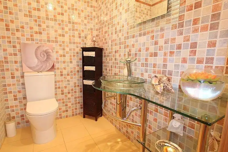 Baño de Casa adosada de alquiler en Cangas  con Aire acondicionado, Calefacción y Jardín privado