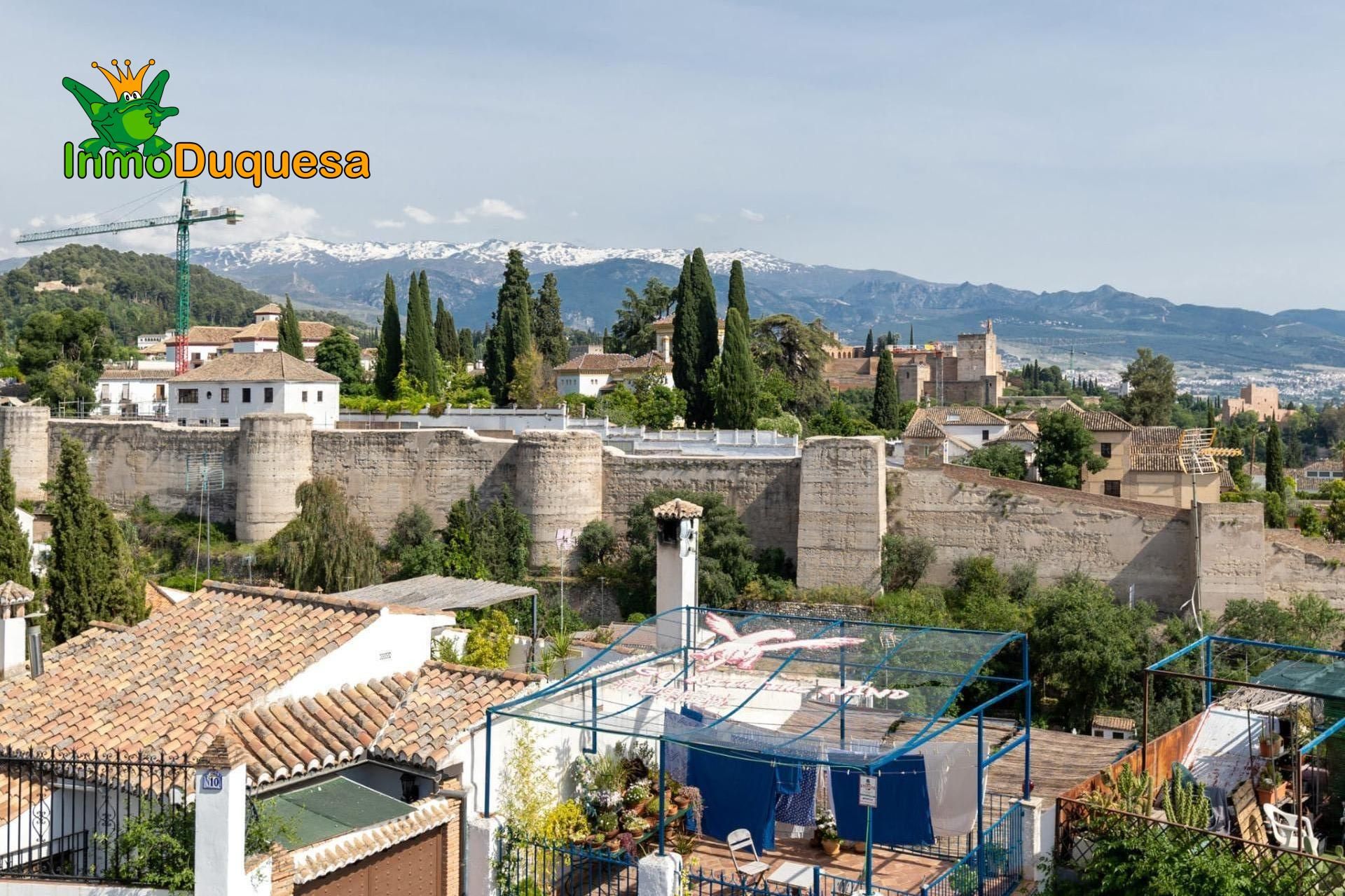 Vista exterior de Pis en venda en  Granada Capital amb Jardí privat, Terrassa i Traster