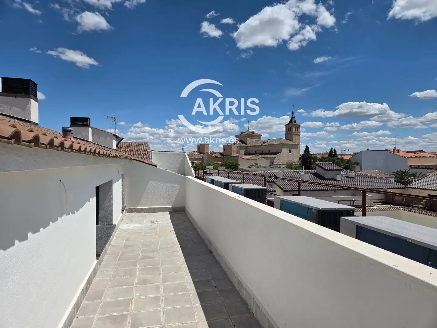 Vista exterior de Àtic en venda en Bargas amb Aire condicionat, Calefacció i Terrassa