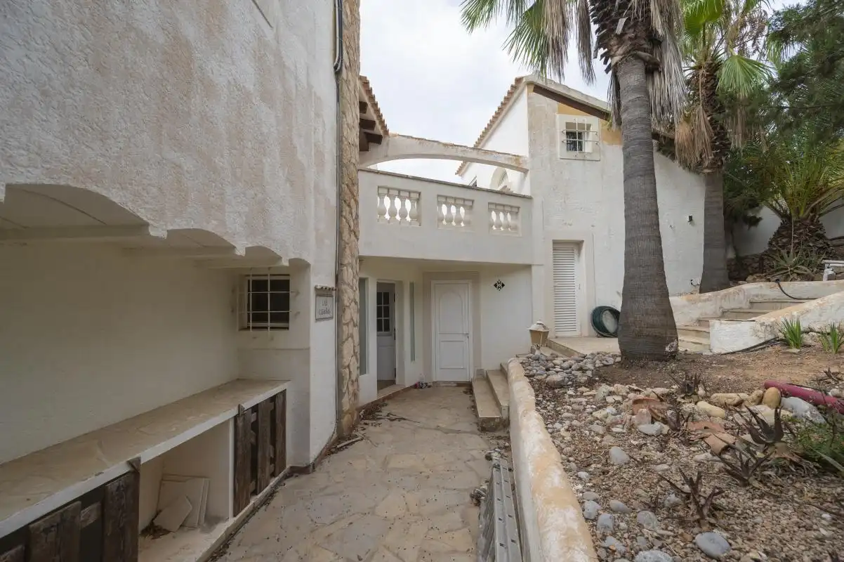 Vista exterior de Casa o xalet en venda en Sant Josep de sa Talaia amb Calefacció, Jardí privat i Terrassa