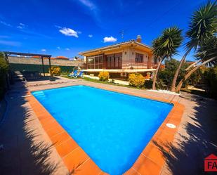 Piscina de Casa o xalet en venda en Banyeres del Penedès amb Calefacció, Parquet i Terrassa