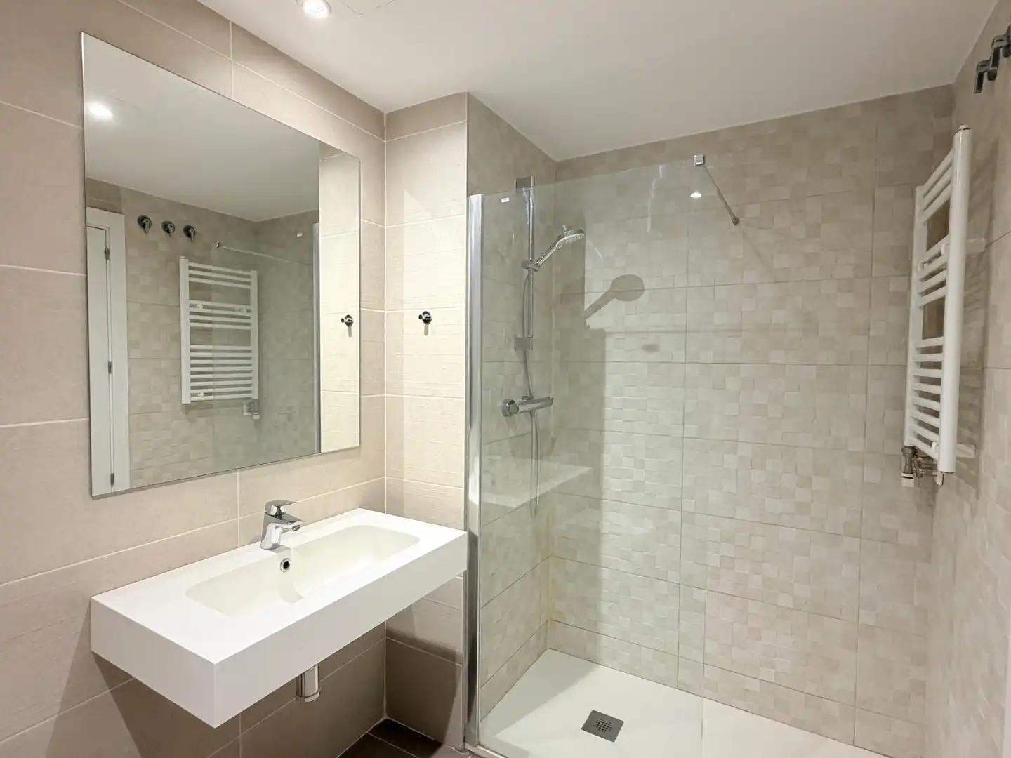 Baño de Piso de alquiler en Igualada con Aire acondicionado, Calefacción y Parquet