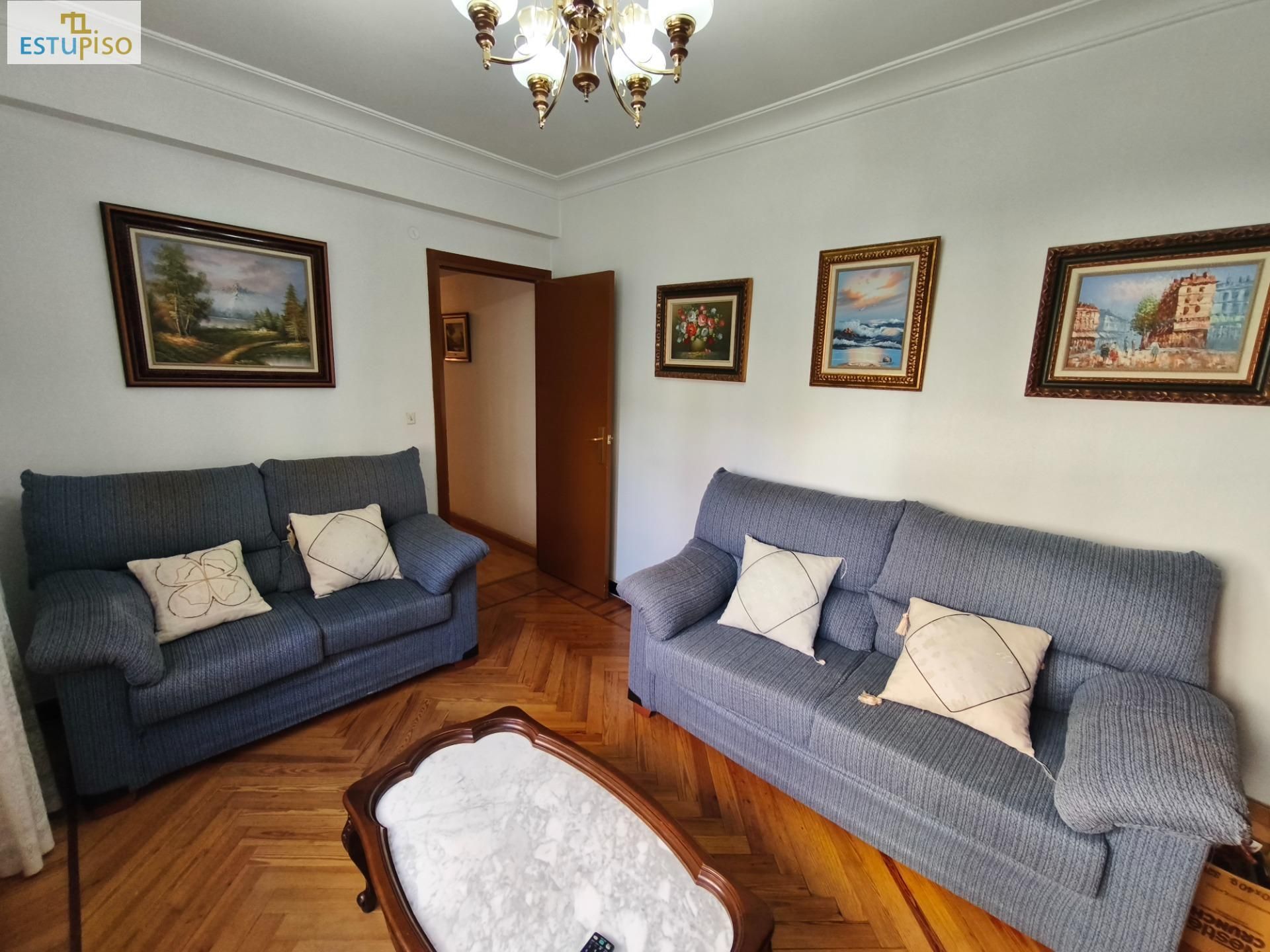 Sala d'estar de Pis en venda en Vitoria - Gasteiz amb Calefacció, Traster i Balcó