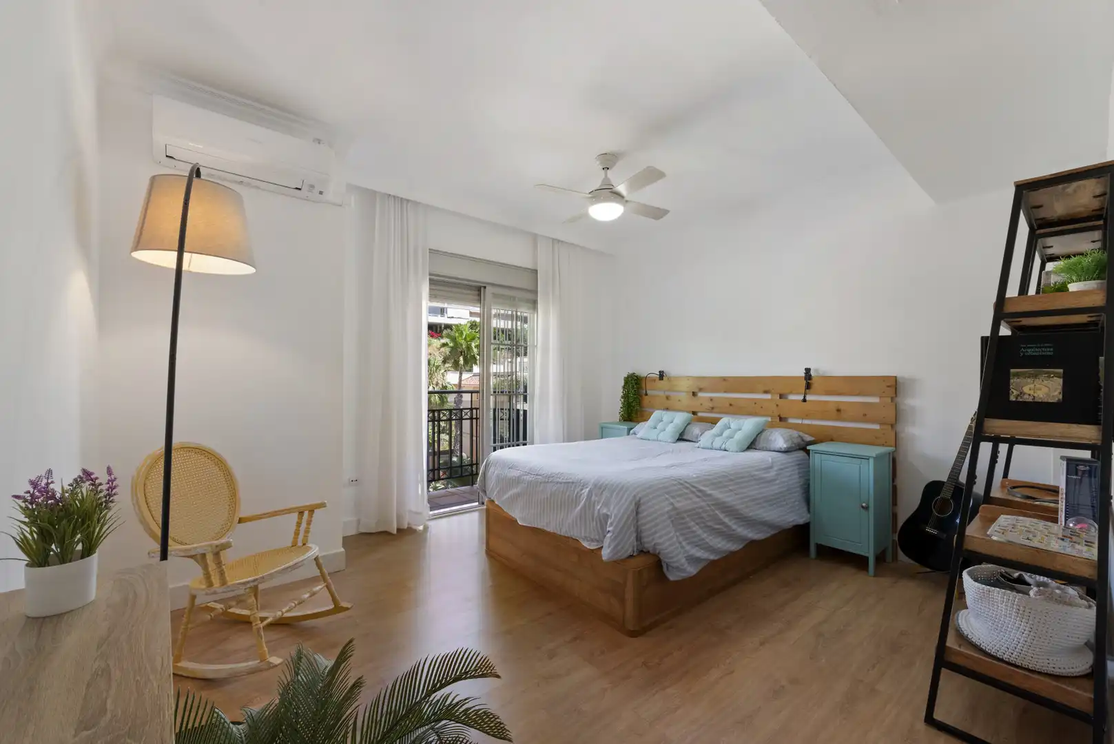 Schlafzimmer von Einfamilien-Reihenhaus zum Verkauf in Benalmádena mit Klimaanlage, Terrasse und Schwimmbad