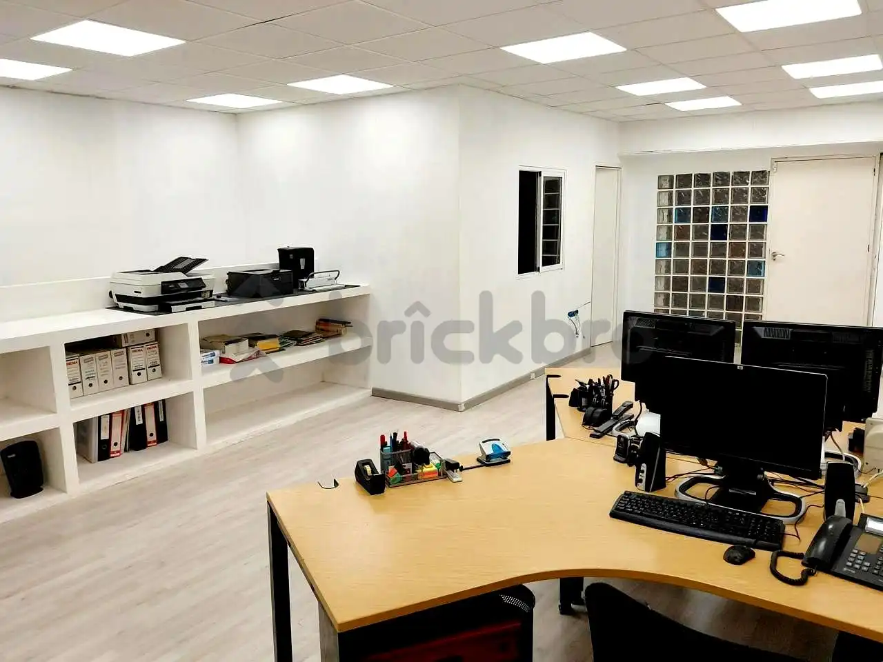 Commercial properties for rent in Esplugues de Llobregat  with Air Conditioner