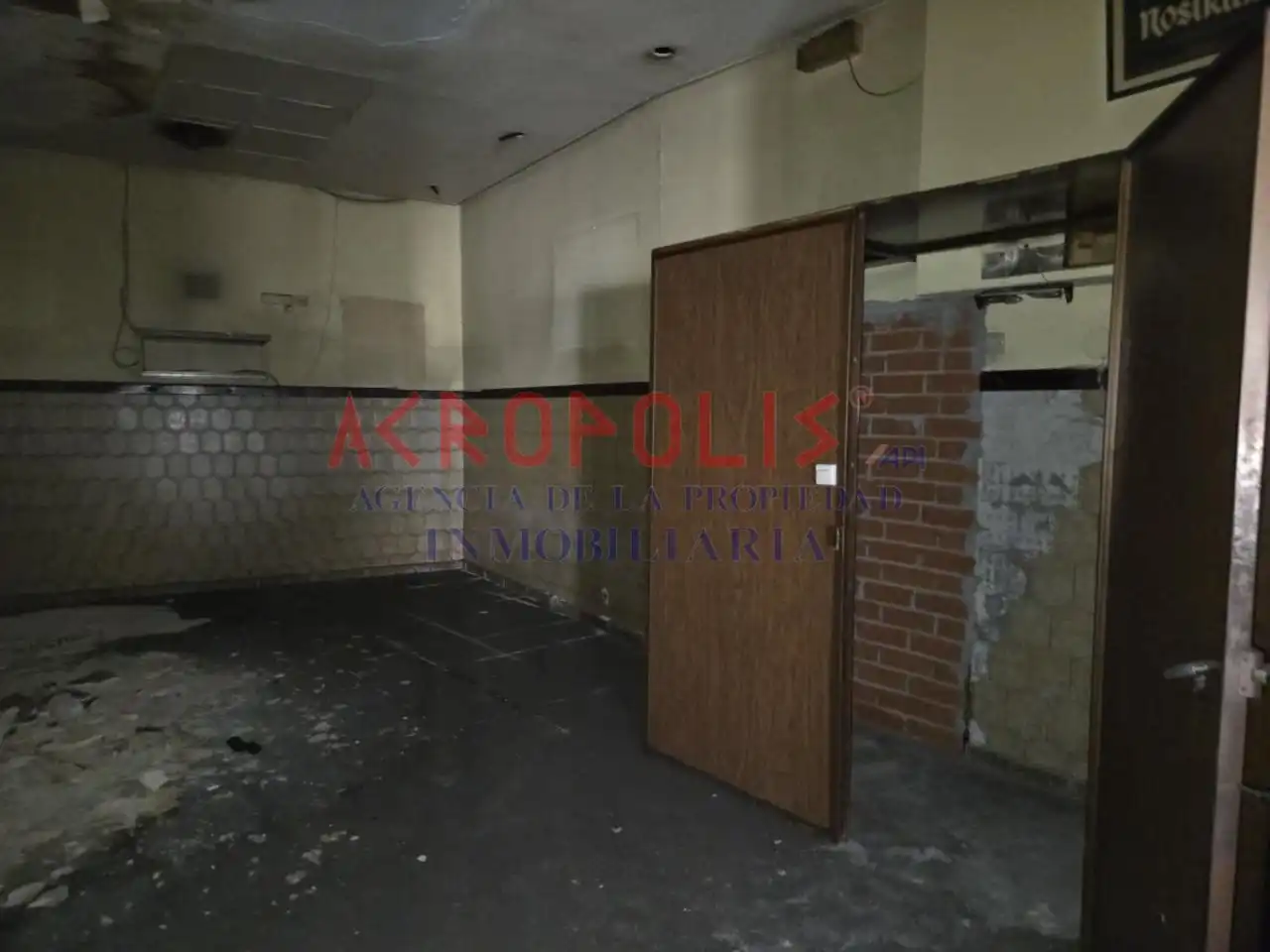 Local comercial en venda a Avenida de Álvaro López Núñez, imagen 4