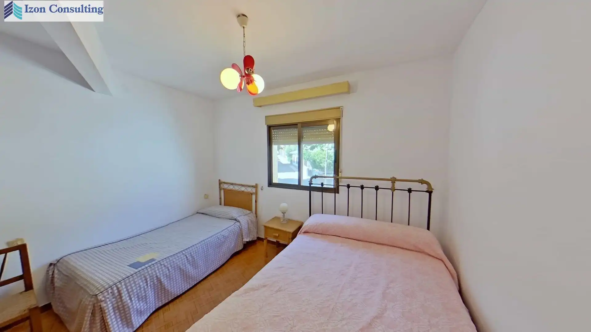 Dormitori de Casa o xalet en venda en Bienservida amb Calefacció, Terrassa i Traster