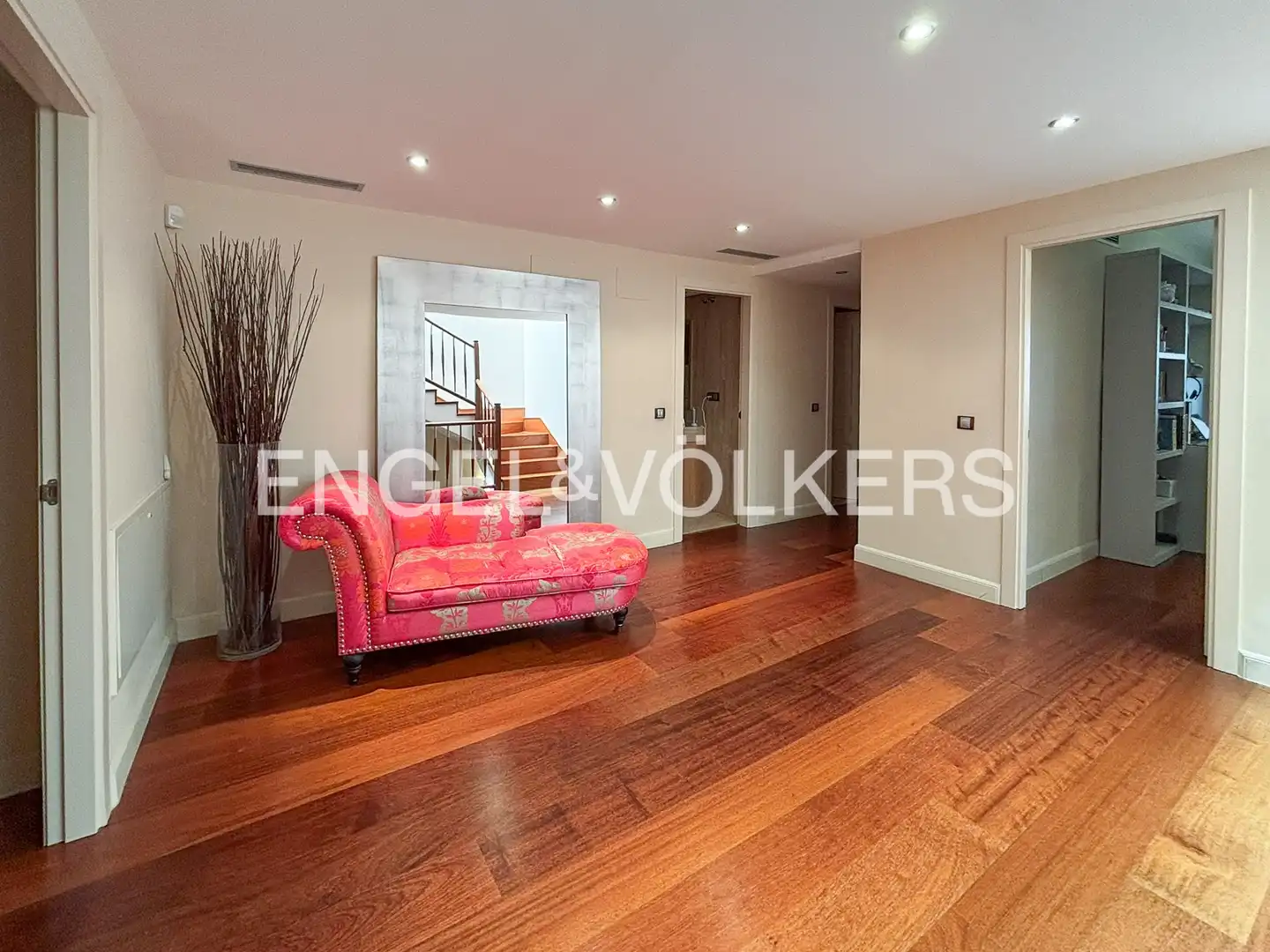 Sala de estar de Casa adosada en venta en Las Rozas de Madrid con Aire acondicionado, Calefacción y Jardín privado