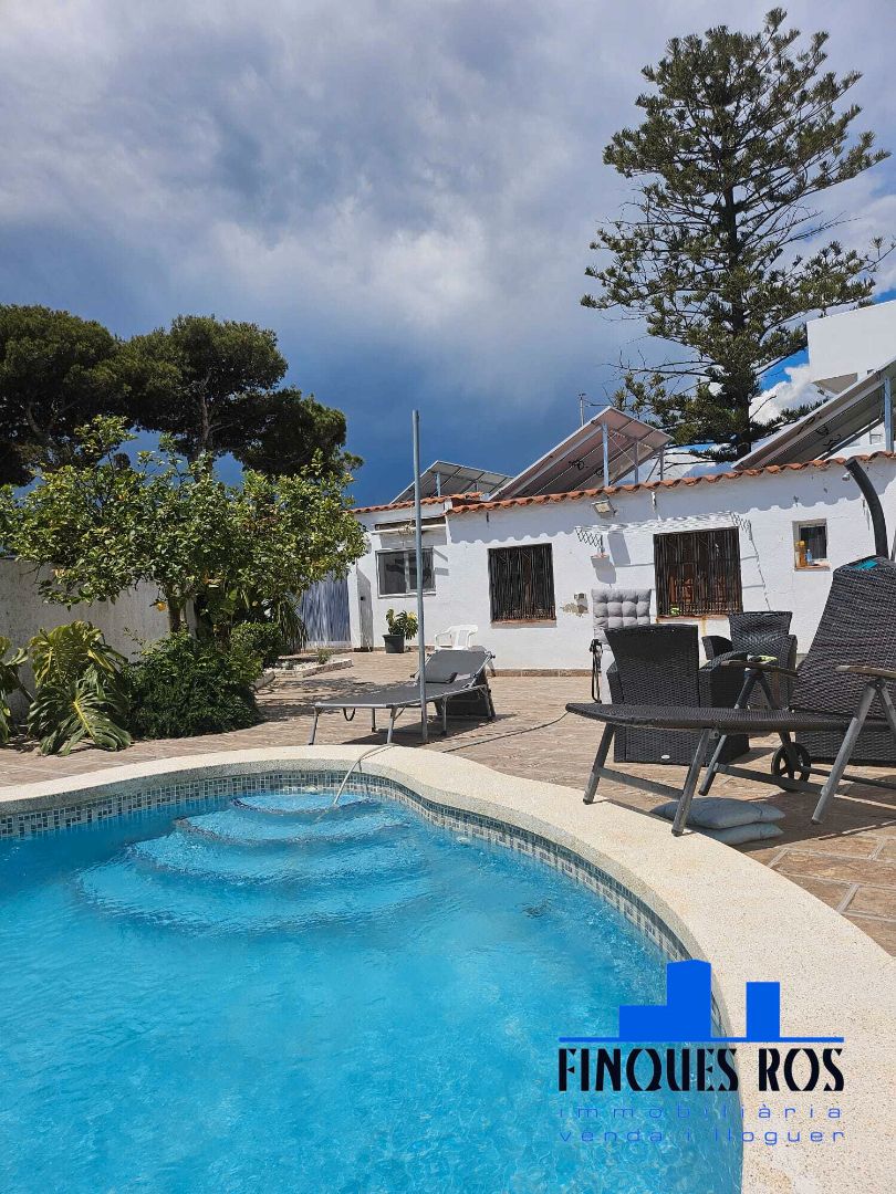 Piscina de Casa o xalet en venda en Vinaròs amb Aire condicionat, Calefacció i Jardí privat