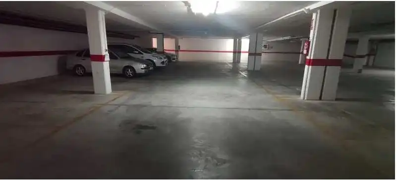Einzelparkplatz zum Verkauf in Carrer dels Serrans 73, imagen 3
