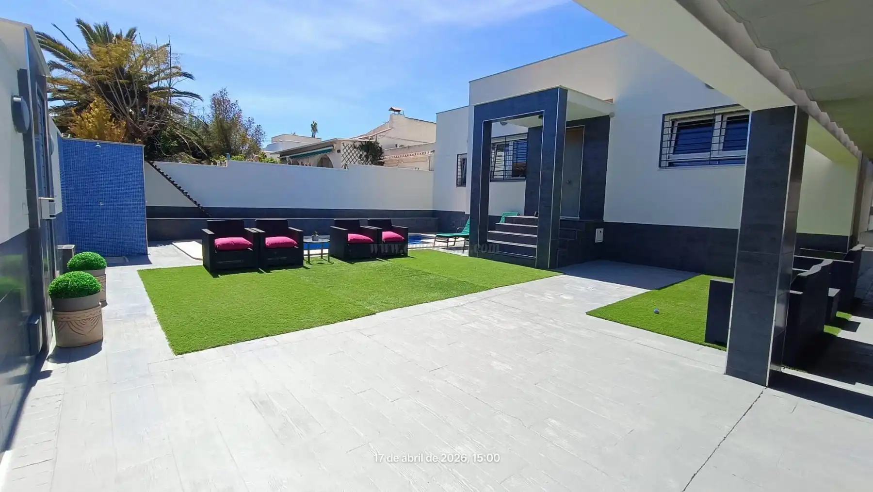 Chalet con piscina en venta en Los Balcones - Los Altos, imagen 2