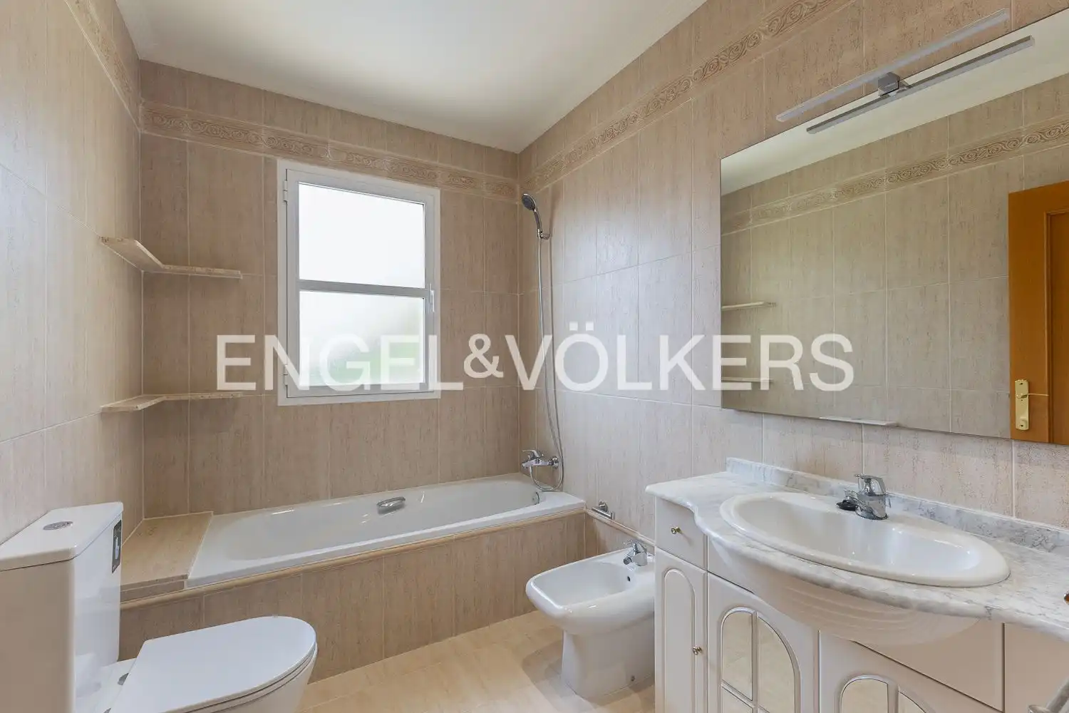 Bathroom of Houses for rent in Riba-roja de Túria, Valencia