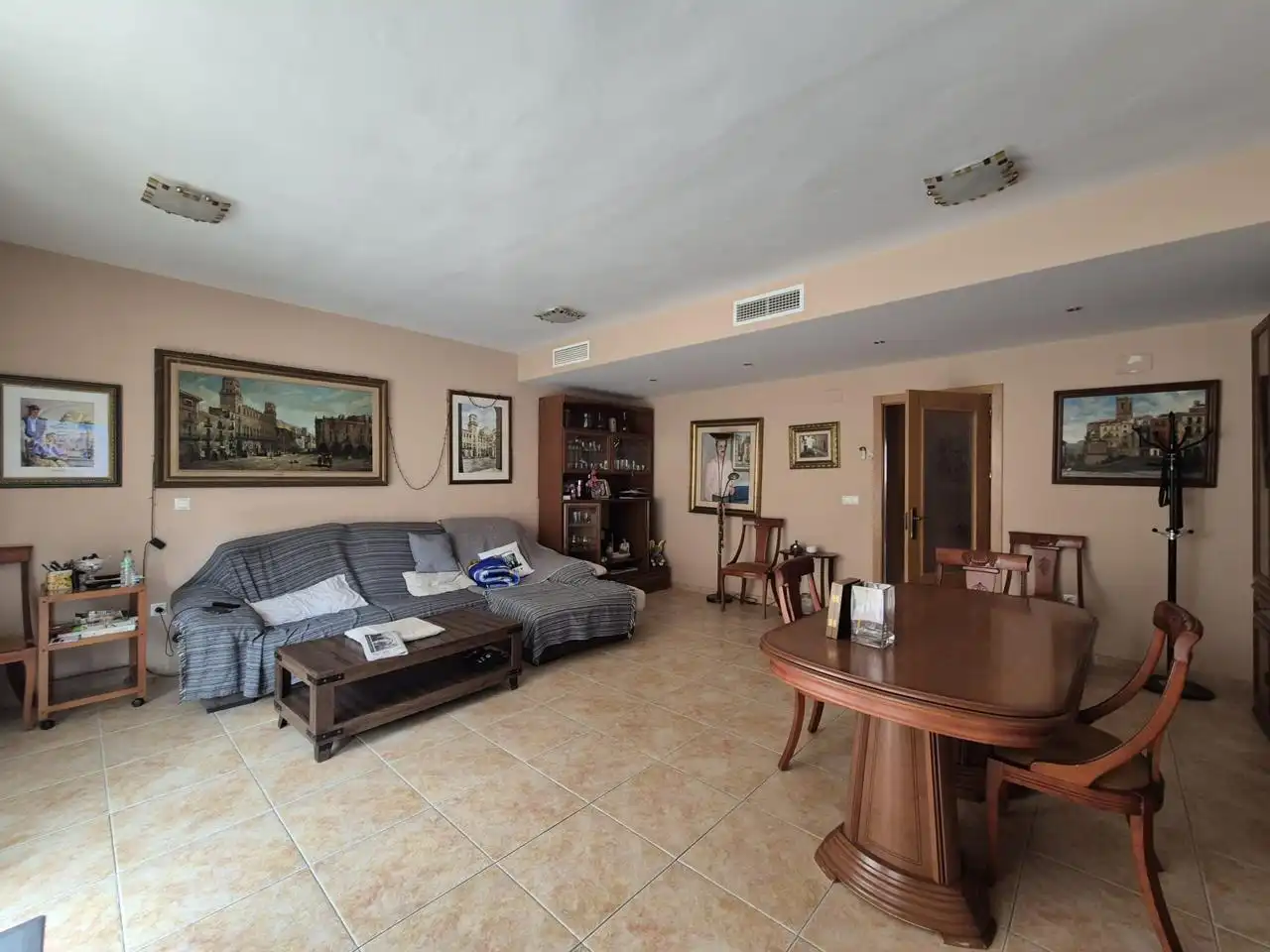 Sala d'estar de Casa o xalet en venda en Alicante / Alacant amb Aire condicionat, Jardí privat i Terrassa
