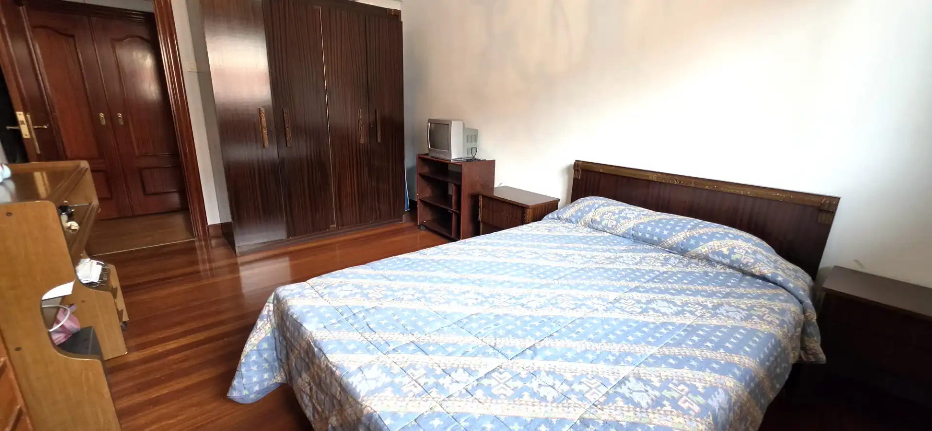 Bedroom of Flat for sale in Bilbao   with Storage room, Furnished and Oven