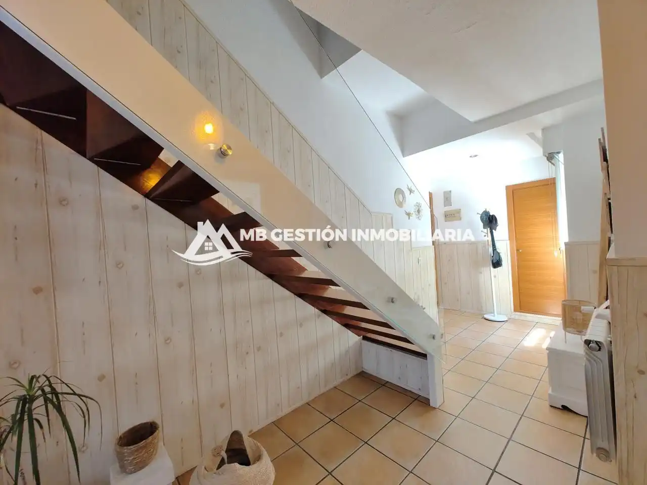 Maisonette zum Verkauf in Fuenlabrada mit Klimaanlage, Heizung und Terrasse
