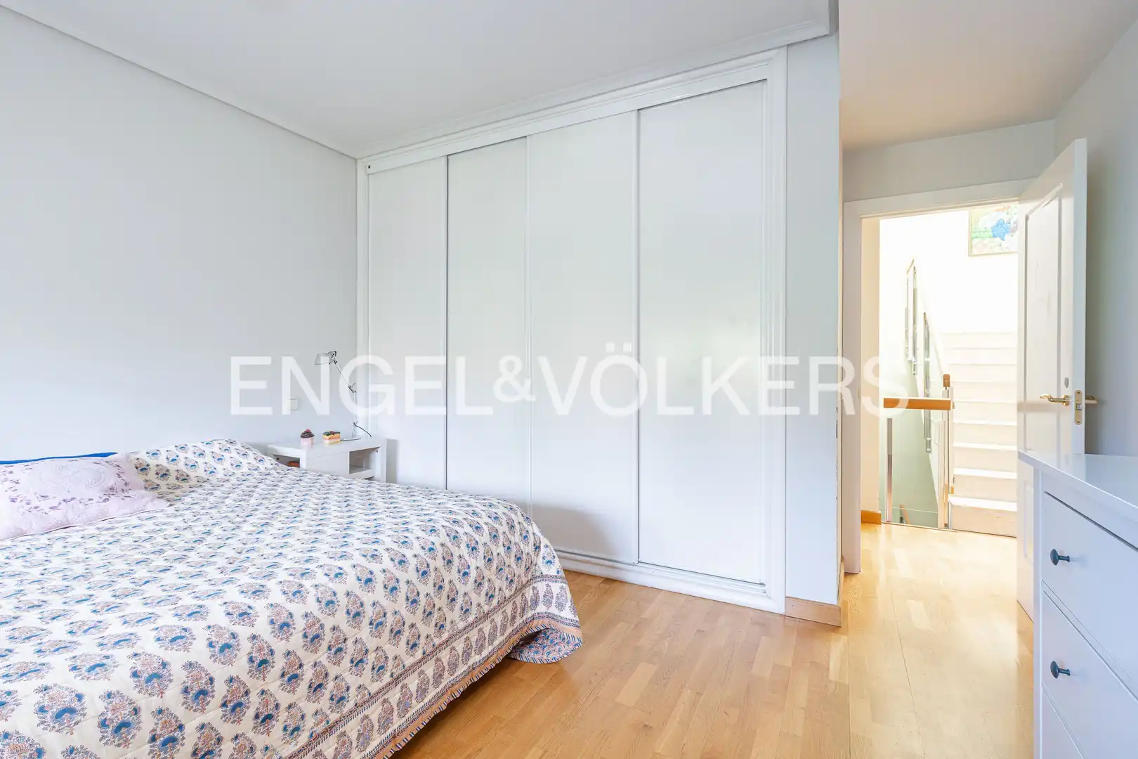 Bedroom of Houses for sale in Las Rozas de Madrid  with Heating, Private garden and Parquet flooring