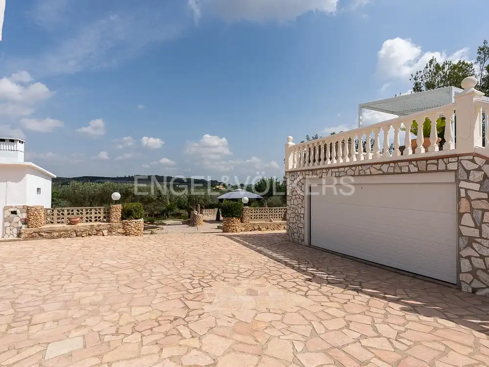 Vista exterior de Casa o xalet en venda en Alberic amb Aire condicionat, Calefacció i Jardí privat
