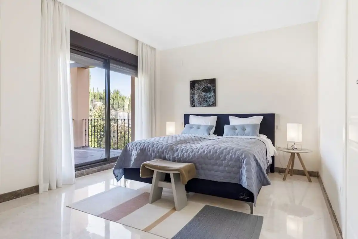 Habitación de Casa o chalet en venta en Estepona con Aire acondicionado, Jardín privado y Terraza