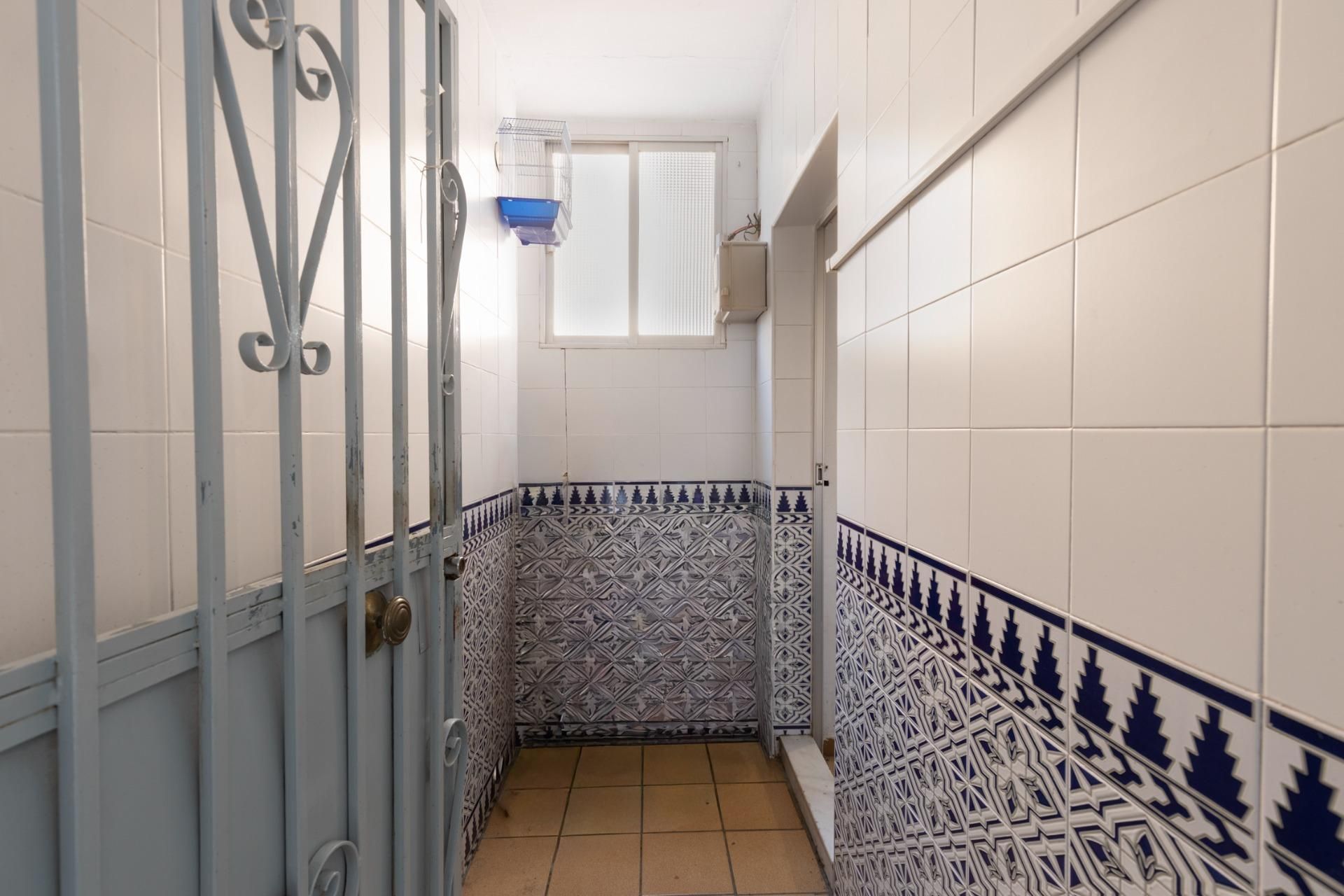 Bathroom of Flat for sale in  Granada Capital
