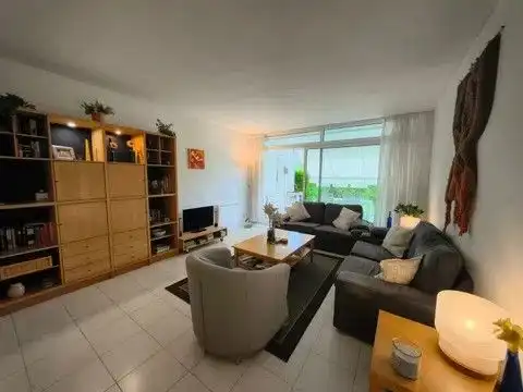 Wohnzimmer von Wohnungen zum Verkauf in Pals mit Heizung, Privatgarten und Terrasse