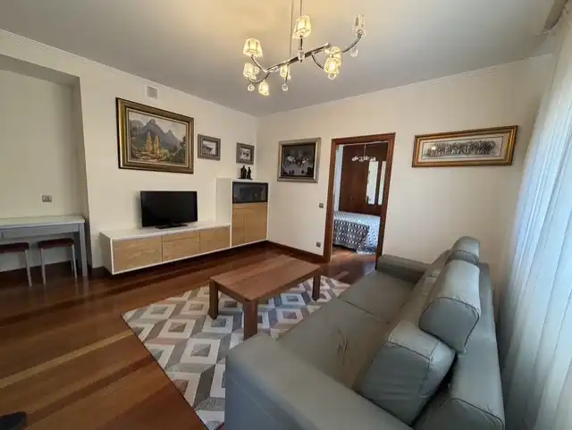 Sala d'estar de Apartament en venda en Santurtzi  amb Calefacció, Terrassa i Moblat