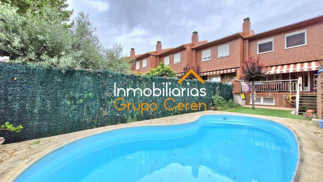 Casa adosada en venda a Calle Jardines, Casalarreina