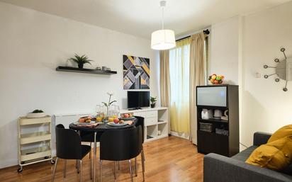 Sala d'estar de Apartament de lloguer en  Madrid Capital amb Aire condicionat