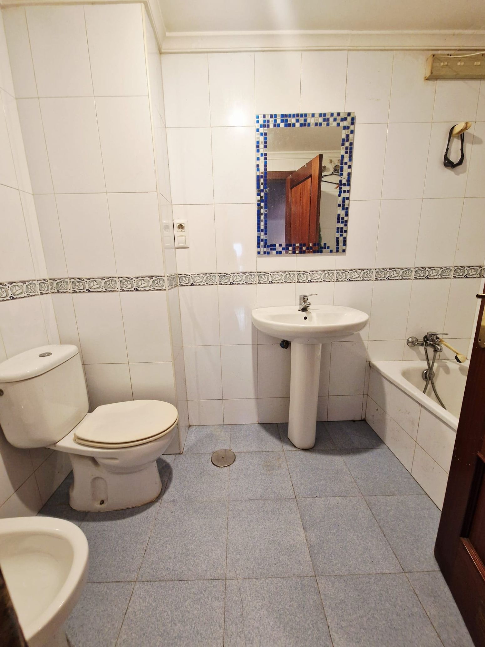 Bathroom of Flat for sale in Avilés  with Heating, Parquet flooring and Storage room