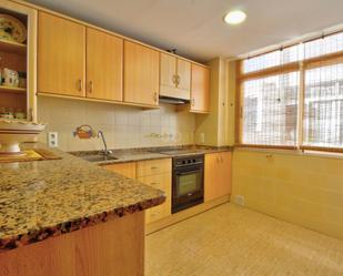 Kitchen of Flat to rent in Oliva
