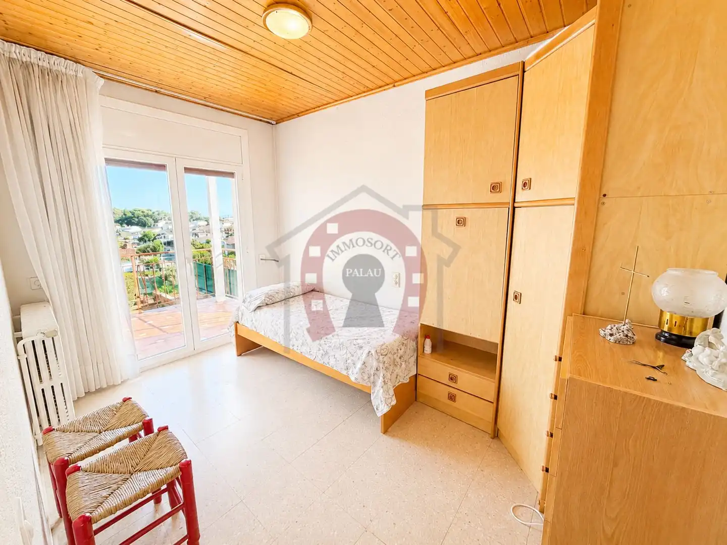 Dormitori de Casa o xalet en venda en Palau-solità i Plegamans amb Jardí privat, Terrassa i Piscina