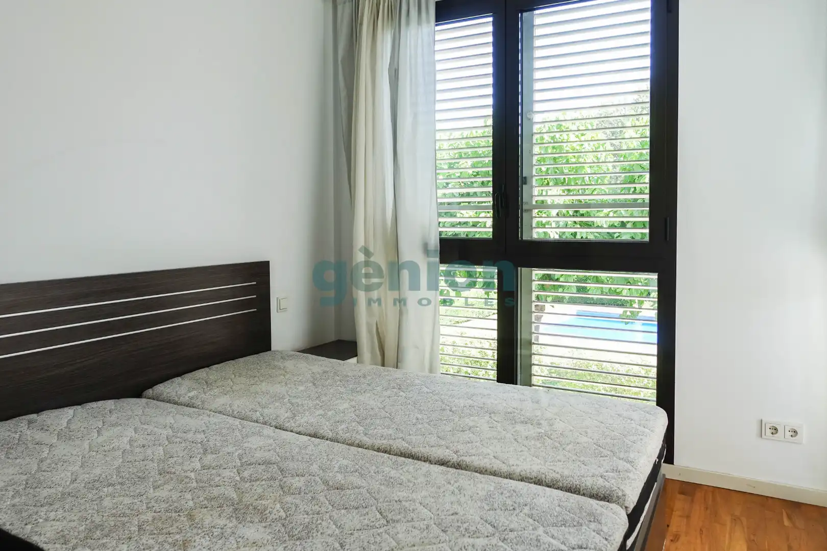 Schlafzimmer von Wohnung zum Verkauf in Bescanó mit Klimaanlage, Heizung und Gemeinschaftspool
