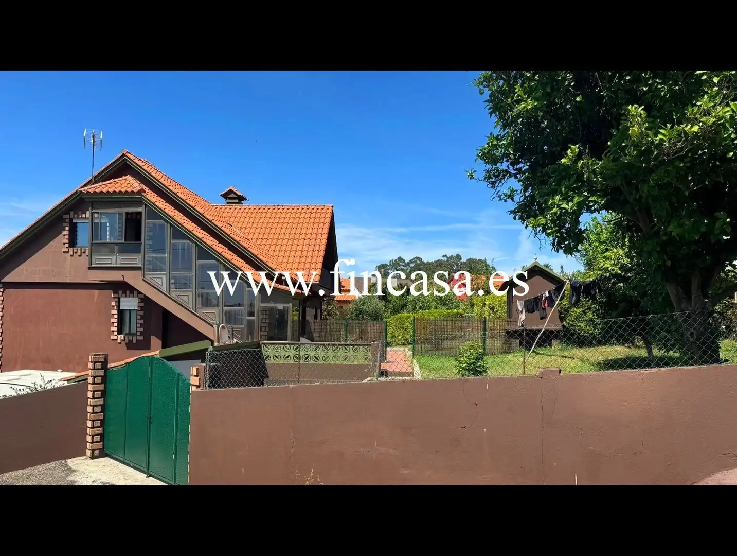 Casa o chalet de alquiler en Vigo  con Calefacción, Jardín privado y Parquet