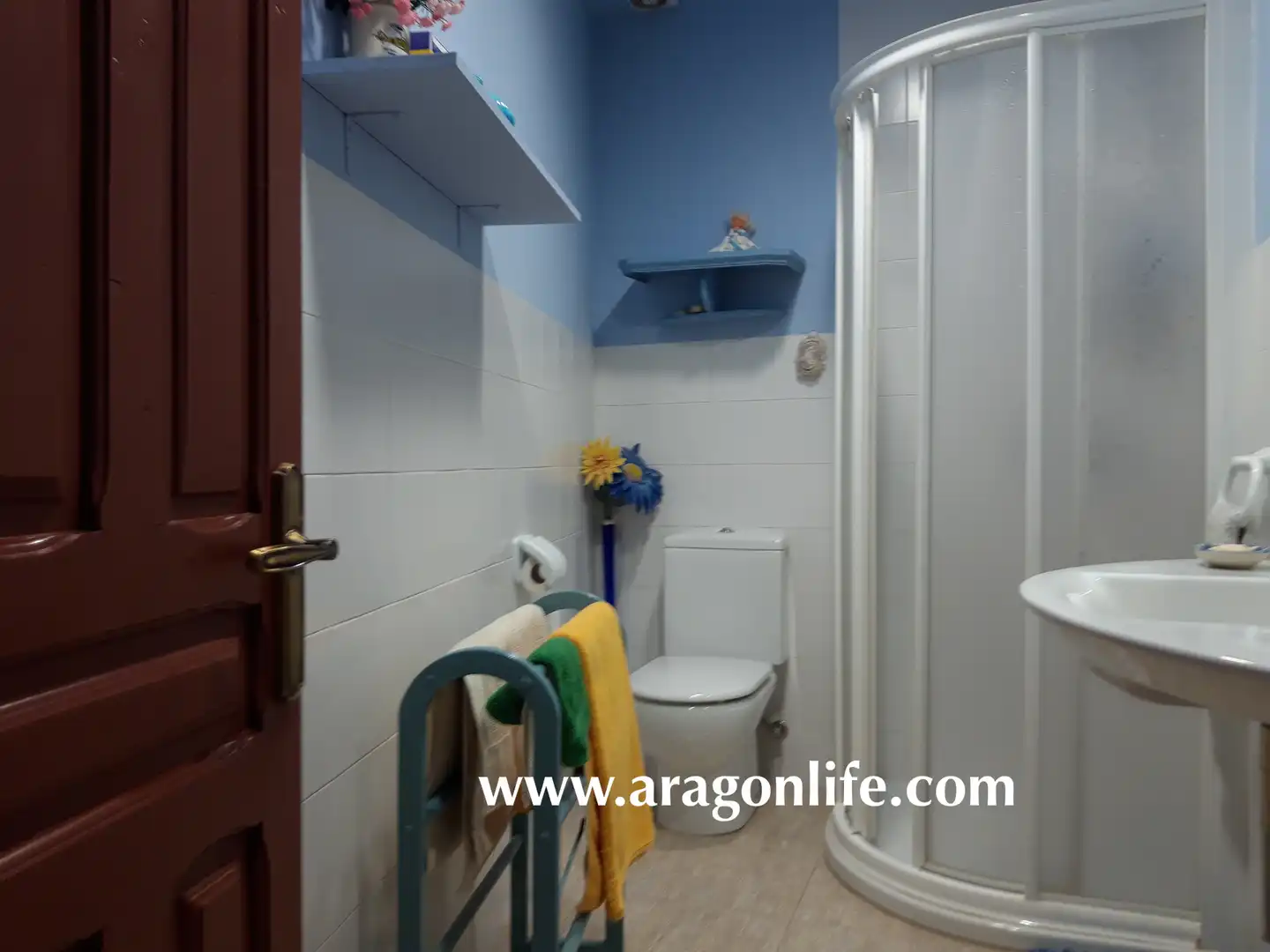 Bathroom of Houses for sale in Maella  with Furnished, Oven and Washing machine