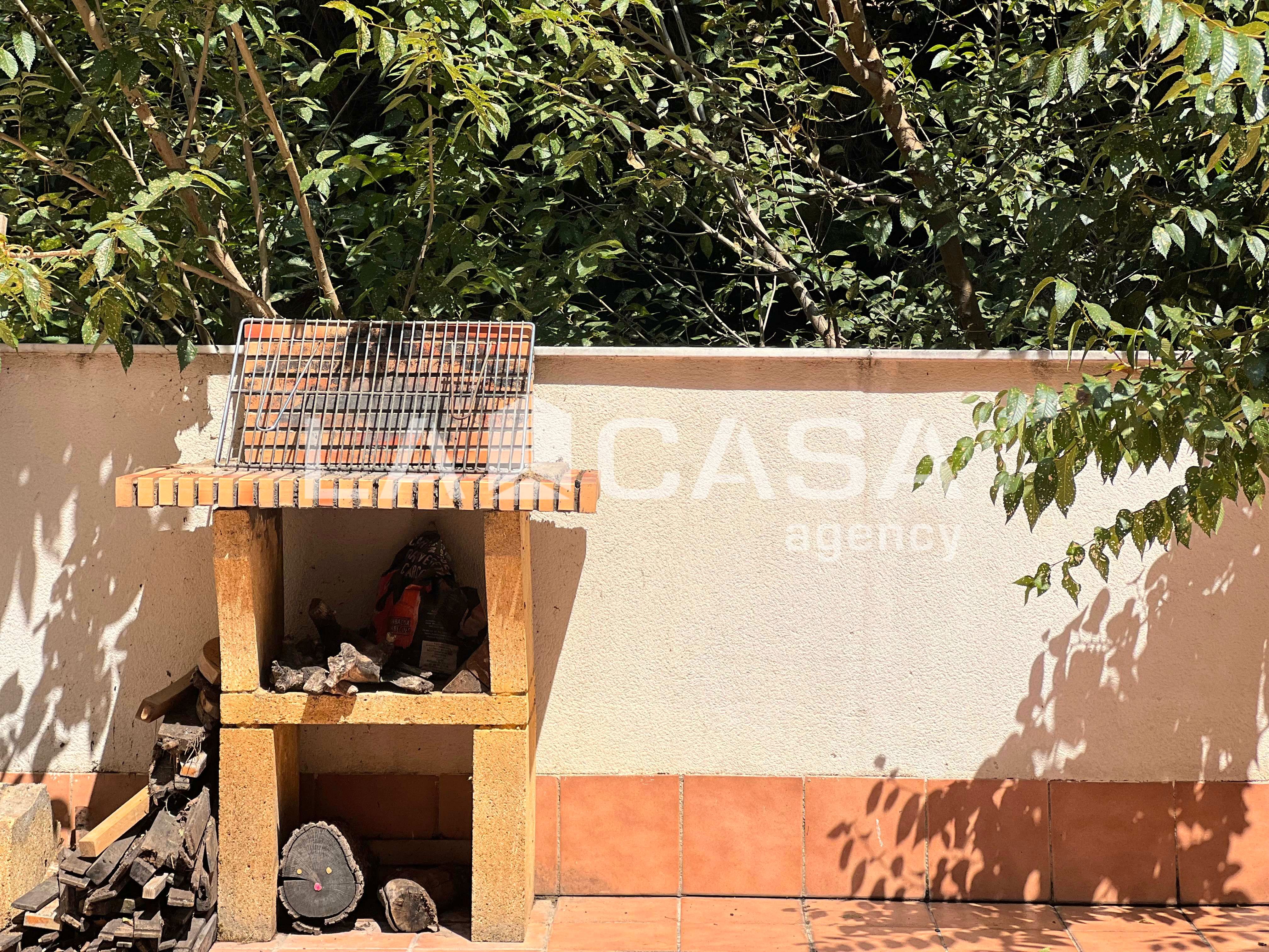 Vista exterior de Pis en venda en Badalona amb Terrassa, Traster i Balcó