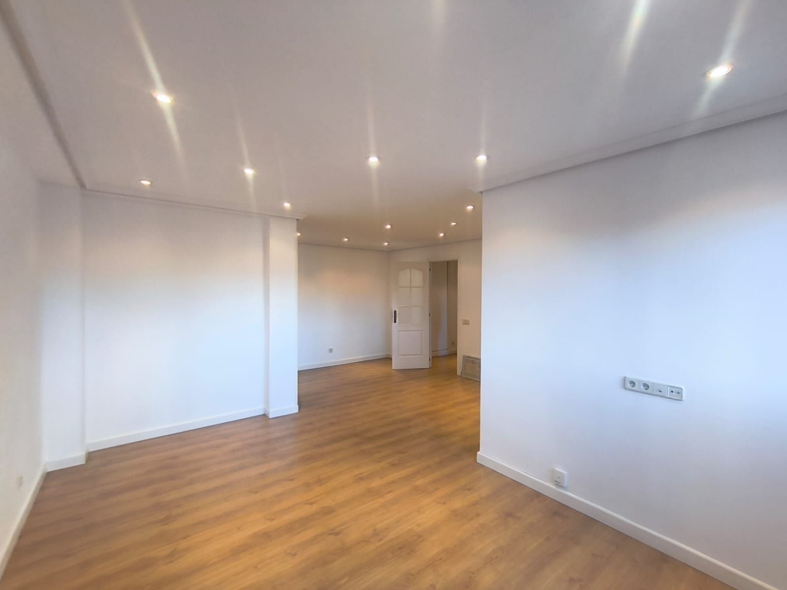 Flat to rent in  Madrid Capital  with Air Conditioner, Heating and Private garden