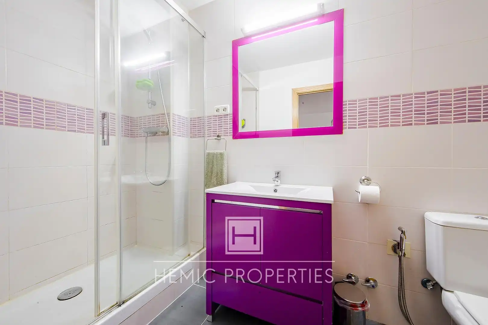 Badezimmer von Loft zum Verkauf in Madrid mit Heizung, Parkett und Gemeinschaftspool